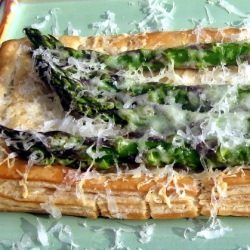 Individual Asparagus-Manchego Tart
