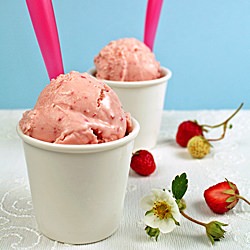 Strawberries & Cream Ice Cream