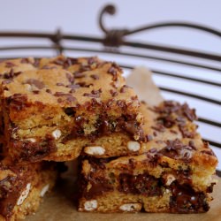 Chocolate Chip Pretzel Bars
