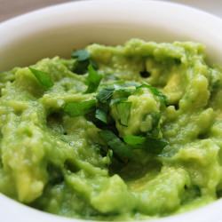 Easy Peasy Chunky Guacamole