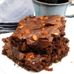 Olive Oil Brownies with Almonds