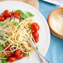 Spaghetti with Crushed Tomato