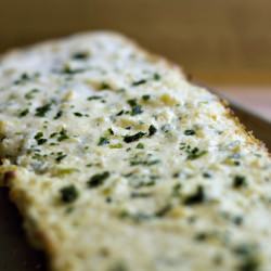 Creamy Onion Garlic Bread