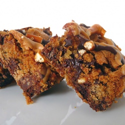 Chocolate Chip & Pretzel Cookie Bar