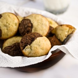Chocolate Banana Yin Yang Cupcakes