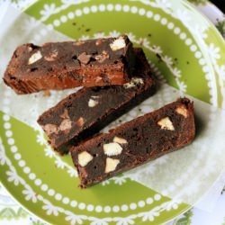 Pip’ Famous Triple Choc Brownies