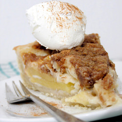 Cinnamon Crumble Apple Pie