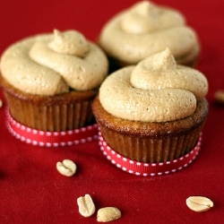 Banana Cupcakes with PB Frosting