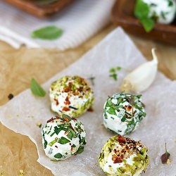 Labneh (yogurt cream cheese)