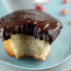 Norwegian Gold Cake with Ganache