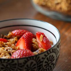 Homemade Vanilla-scented Granola