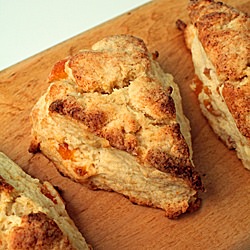 Apricot-Tonka Bean Scones