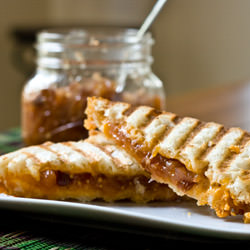 Grilled Cheddar with Apple Chutney