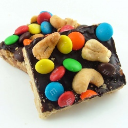 M&M Cashew Pretzel Bars