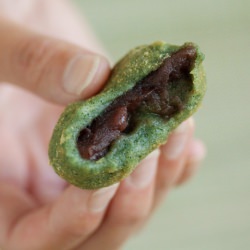 Yomogi Mochi