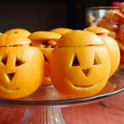 Snack-O’Lantern Fruit Cups