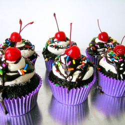 Ice Cream Sundae Cupcakes