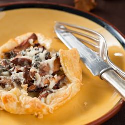 Chanterelle pie