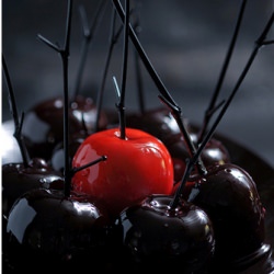 Spooky Cinnamon Spiced Candy Apples