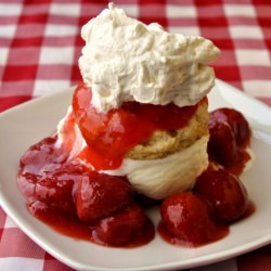 Strawberry Shortcake Sundaes