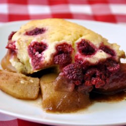 Raspberry Spiced Pear Cobbler