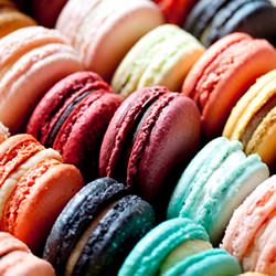 60 Flavoured Macarons
