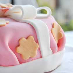gift bag cake