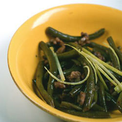 Green Beans and Walnuts with Lemon