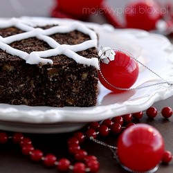 Poppy Seed Cake with Fruits and Nut