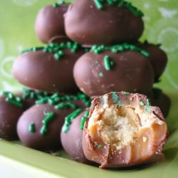 Caramel Pretzel Bites