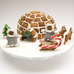 Gingerbread Igloo with Eskimos