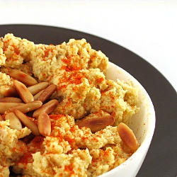 Hummus (text in Romanian)