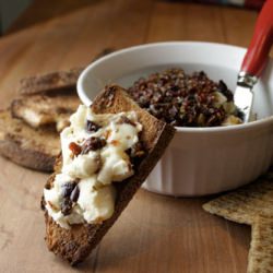 Baked Brie w/ Tapenade