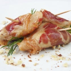 Chicken Triangles with Almonds