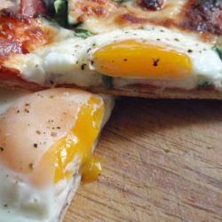 Breakfast Pizza