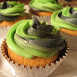 10 themed cupcakes
