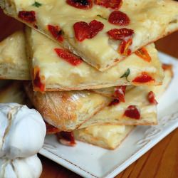 White Pizza with Sun Dried Tomatoes