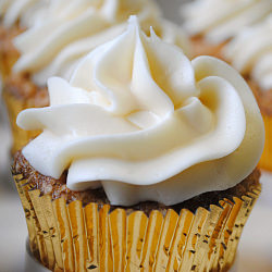 24 “Carrot” Gold Cupcakes