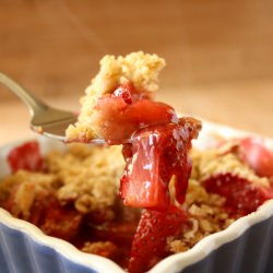 Strawberry-Rhubarb Irish Crumble