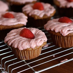 Eggless Strawberry Cupcakes