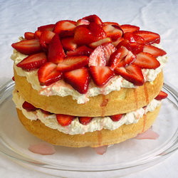 White Chocolate Strawberry Cake