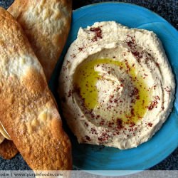 Garlicky Hummus w/ Crackers
