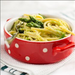 Pasta w Asparagus/Almond Pesto