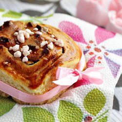 Brioche Rolls with White Chocolate