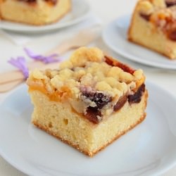 Fruit Crumble Cake