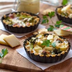 Broccoli Comte Tarts, Saltine Crust