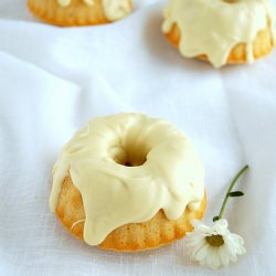 White Chocolate Vanilla Fudge Cakes