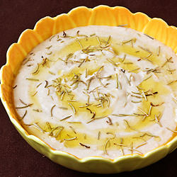 Roasted Garlic & Rosemary Hummus