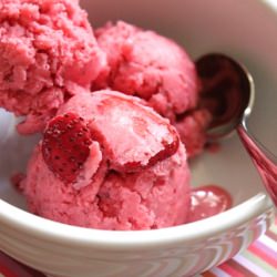 Strawberry Frozen Yogurt