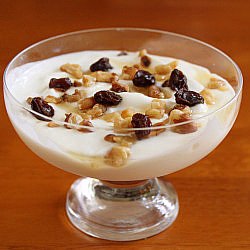 Greek Yogurt with Raisins & Walnuts